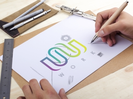 Criação de Logotipo + Aplicação em modelo 3D